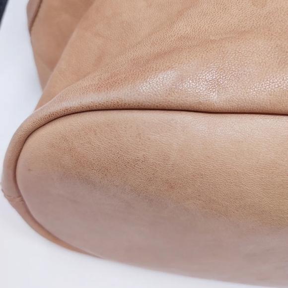 Givenchy Authentic Nightingale Large Bag - Picture 9 of 12